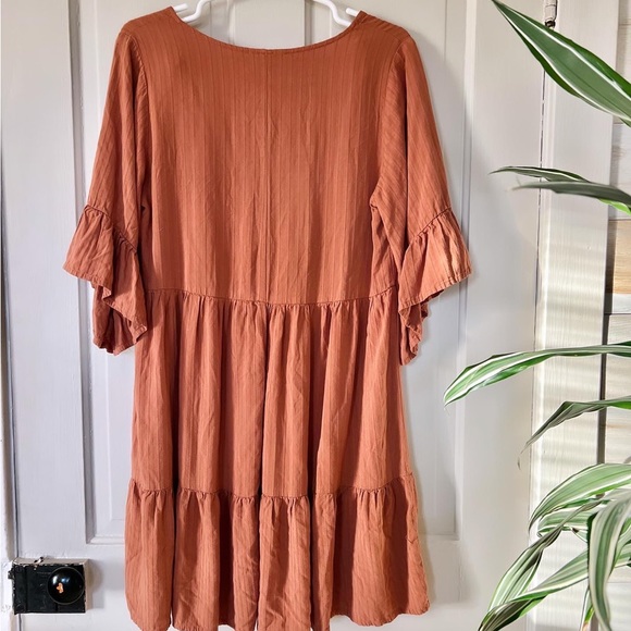 ✨Universal Thread✨ Ruffle Sleeve Dress - Picture 4 of 5